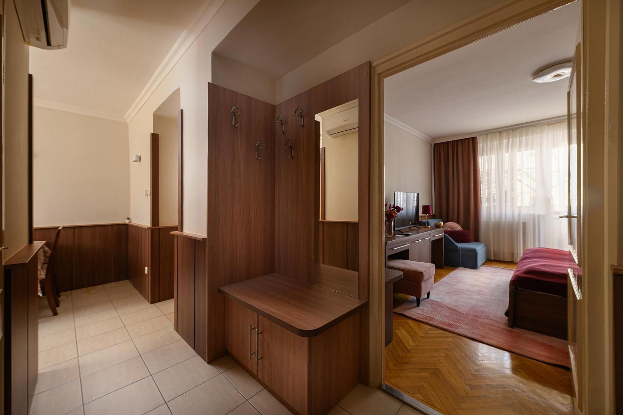Szilfa Etterem Mariann Apartman Гайдусобосло Екстер'єр фото